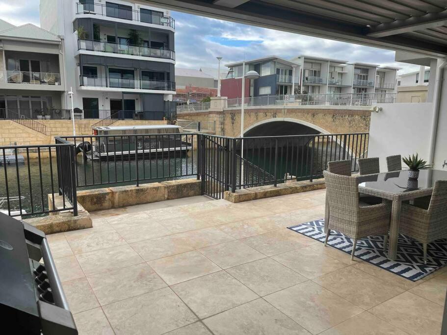 Canal Vista Mandurah Exteriör bild